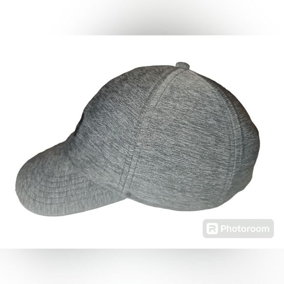 Under Armour Hat - Picture 1 of 5
